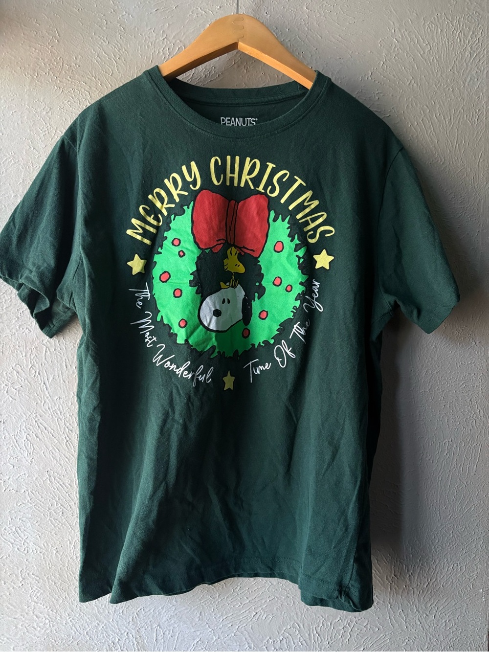 Peanuts Green 'Merry Christmas' Wreath Graphic Tee